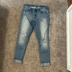 Universal Thread Ripped Cropped Jean